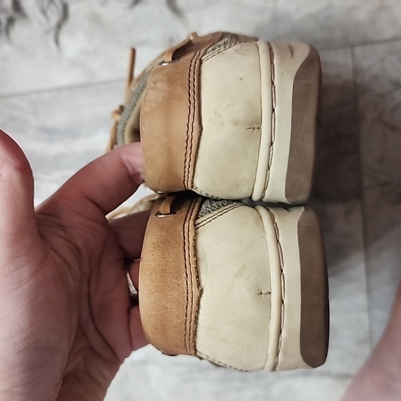 Sz 8 boat shoes - Picture 5 of 7